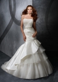 Strapless Beaded Sash Mermaid/Trumpet Wedding Dress
