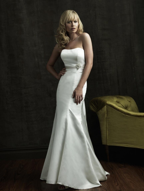 Strapless Crystal brooch Column/Sheath Wedding Dress