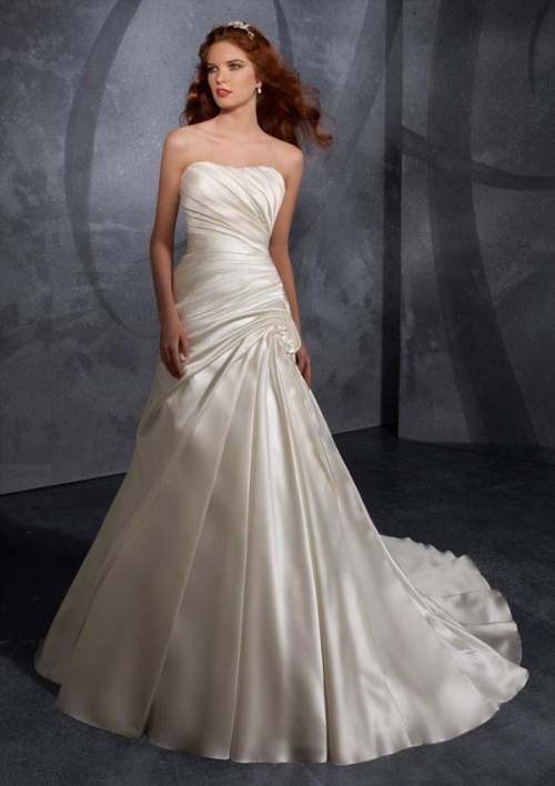 Simple Elegance Strapless Ruffles A-line/Princess Wedding Gown