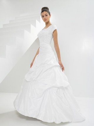 Strapless Embroideried Ruffles Modest Wedding Dresses With Sleeves