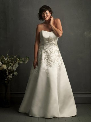 Ivory Strapless Unique Ball Gown Plus Size Wedding Dress