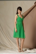 Straps Knee-length Chiffon Green Bridesmaid Dress