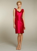 Cherry Bridesmaid Dresses Short Satin with Ruffled Neckline