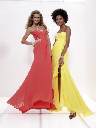 Graceful Prom Gown Long Beading Chiffon A-line Strapless