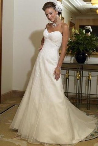 A-Line/Princess Sweetheart Chapel Taffeta Organza Bridal Gown