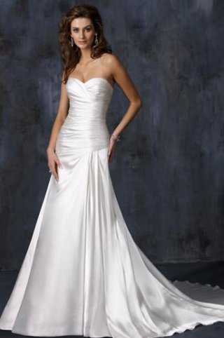 A-Line/Princess Strapless Chapel Taffeta Bridal Gown