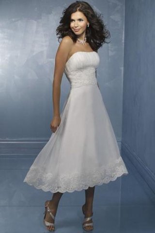 A-Line/Princess Strapless Chiffon Bridal Gown