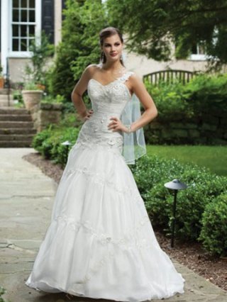 White ball gown asymmetrical shoulder strap sweetheart flower decoration organza bridal gown