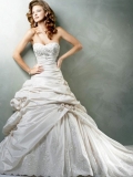 2011 Fashin Design Ivory Strapless Ball Gown Beaded Embroider Applique Chapel Train Wedding Dress