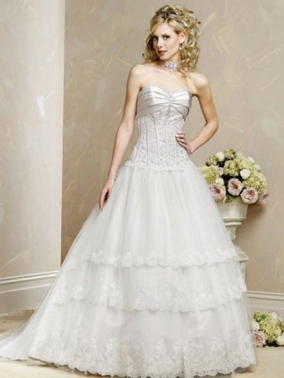 Layered Lace Strapless Tiered Silver Sweetheart Embroidery Ball Gown Wedding Dress at bargain price