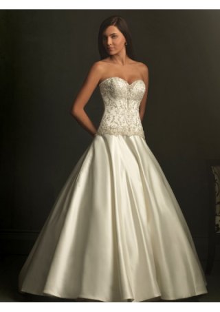 Sweetheart ball gown intricate embroidery with Swarovski crystals chapel length train Wedding Dresses (BOTS1293)