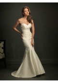 Sweetheart Mermaid with lace applique and v-shaped back Chapel train Wedding Dresses (BOTS1294)
