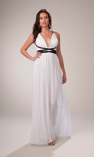 Flowing White Chiffon Dress V153