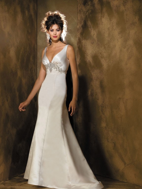 Charming Floor Length A-Line V-Neck Zipper Sweep/Brush Train With Beading Wedding Dresses