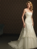 Classic Floor Length A Line Strapless Zipper Sweep/Brush Train With Lace,Appliques Wedding Dresses