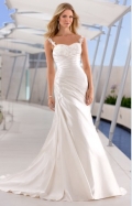 Pretty ball gown sweatheart-neck chapel Wedding Dress