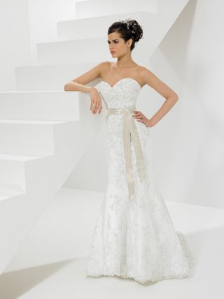 Fantastic Floor Length A Line Sweetheart Zipper Sweep/Brush Train With Lace,Appliques,Beading,Embroidery Wedding Dresses