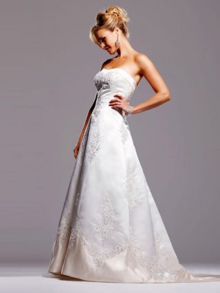 Fulgurant Floor Length A-Line Strapless Low Back Sweep Train With Embroidery Wedding Dresses WDresses00824