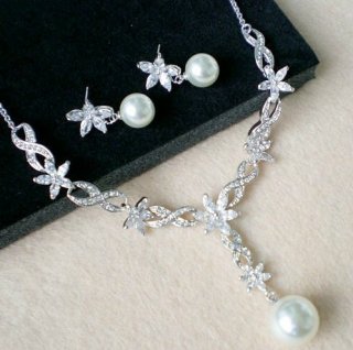 Gorgeous Alloy With Czech Rhinestones Wedding Bridal Jewelry Set,Including Necklace And Earrings