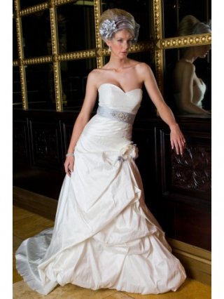 Luxurious Silk Sweetheart Mushroom Skirt Ball Gown Wedding Dress