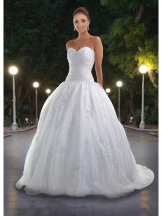 Organza Ball Gown Strapless Sweetheart Neckline Gathered Bodice Wedding Dress