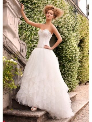 Organza Ball Gown Strapless Sweetheart Neckline Ruffled Bodice Wedding Dress