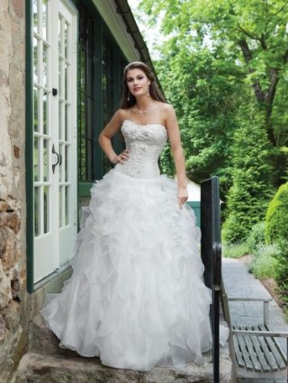 Organza Strapless Sweetheart Dramatic Ruffled Full Bodice Ball Gown Wedding Dress