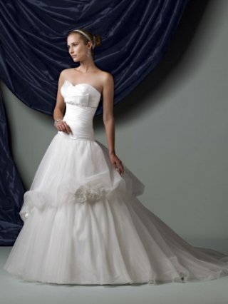 Organza Sweetheart Directionally Pleated Satin Bodice Ball Gown Wedding Dress