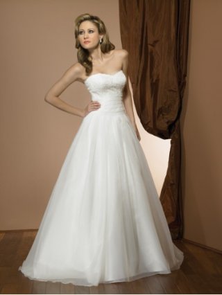 Organza Sweetheart Ruched Bodice Ball Gown Wedding Dress