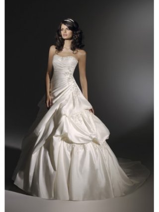 Shantung Strapless Sweetheart Ball Gown Wedding Dress