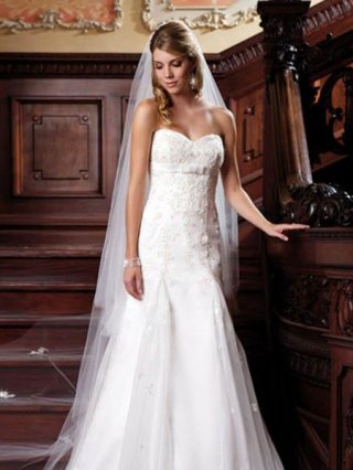 2011 A line Strapless organza&satin&taffeta Sweet wedding dress