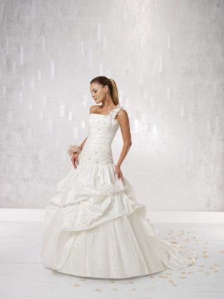 Taffeta One-shoulder Softly Curved Neckline Ball Gown Wedding Dress