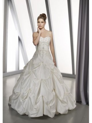Taffeta Strapless Sweetheart Ball Gown Wedding Dress