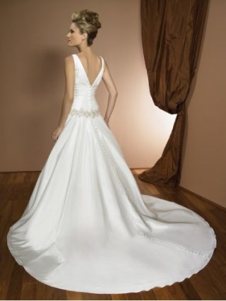 Taffeta V-Neckline gently Ruched Bodice Ball Gown Wedding Dress