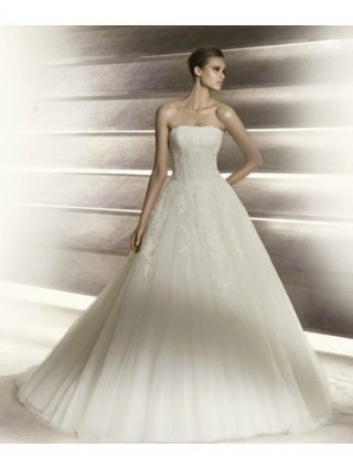 Tulle Ball Gown Strapless Straight Neckline Wedding Dress
