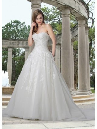 Tulle Ball Gown Strapless Sweetheart Neckline Lace Bodice Wedding Dress