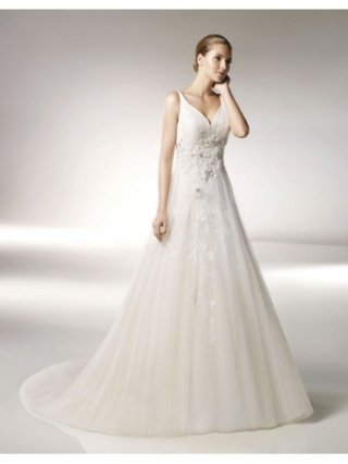 Tulle Deep V-Neckline Ruched Bodice Ball Gown Wedding Dress