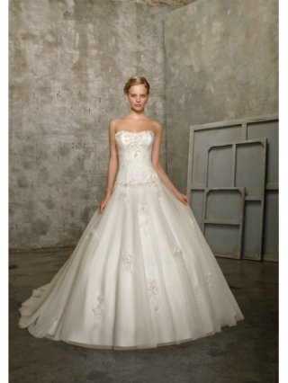 Tulle Sweetheart Beaded Lace Ball Gown Wedding Dress