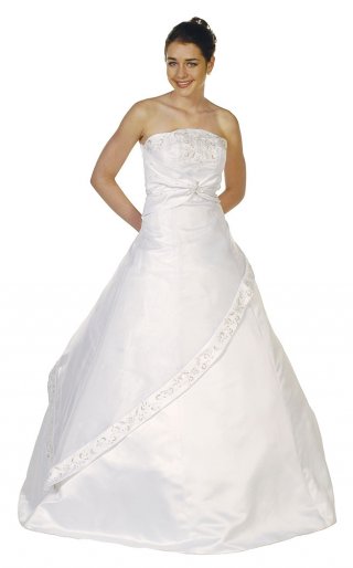 Modest ball gown strapless floor length beading wnite prom dress