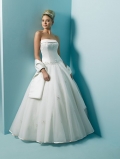 A line Strapless Chapel Train Wedding Dress (ST0024)