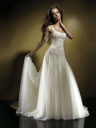 A-line Scoop Chapel Train Tulle Wedding Dresses (SV0202)