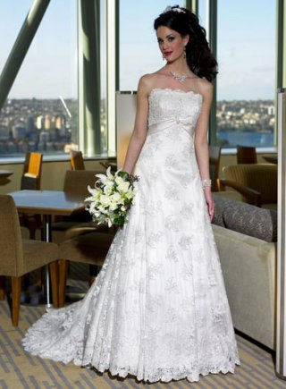 A-line Strapless Chapel Train Lace Satin Wedding Dresses (SV0167)