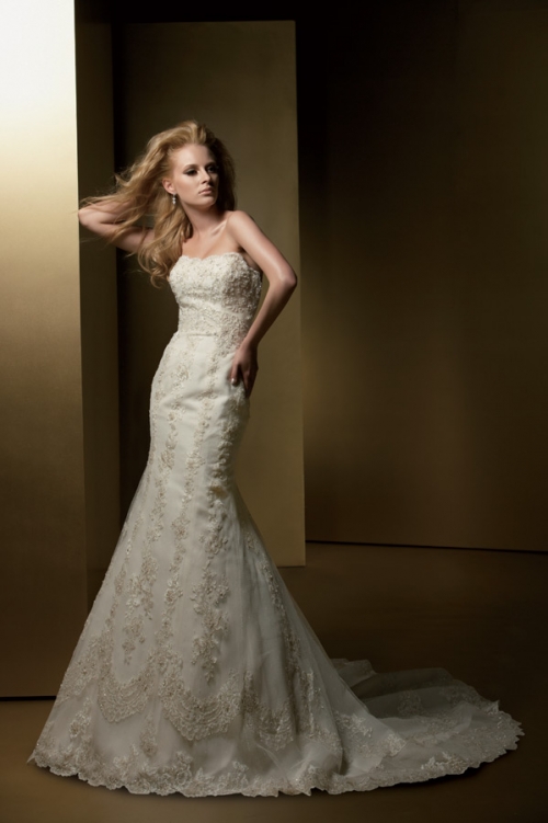A-line Strapless Chapel Train Lace Satin Wedding Dresses (SV0165)