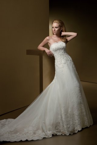 A-line Strapless Chapel Train Lace Satin Wedding Dresses (SV0164)