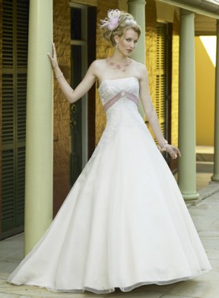 A-line Strapless Chapel Train Satin Wedding Dresses (ms0312)