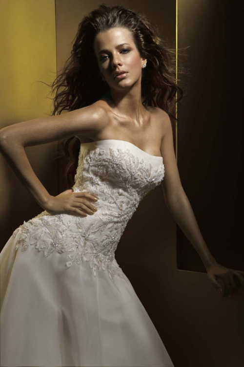 A-line Strapless Chapel Train Satin Wedding Dresses (ms0220)