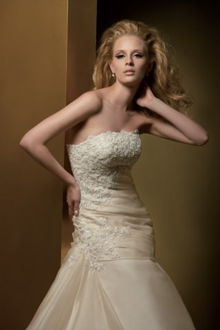 A-line Strapless Chapel Train Satin Wedding Dresses (ms0213)