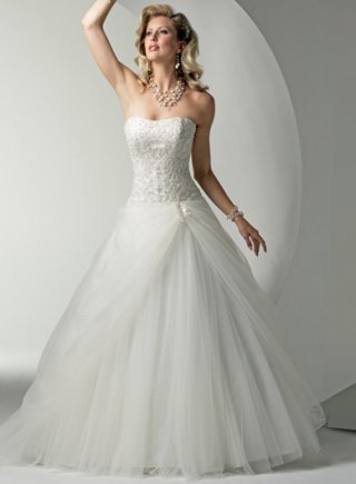 A-line Strapless Chapel Train Tulle Wedding Dresses (ms0188)