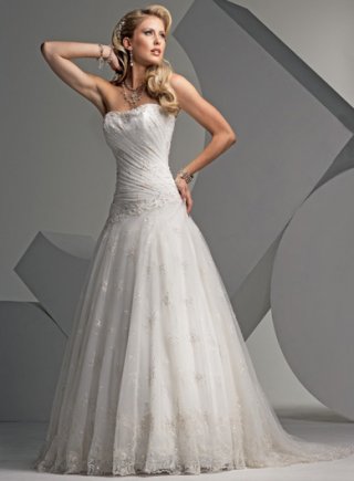 A-line Strapless Chapel Train Tulle Wedding Dresses (ms0187)