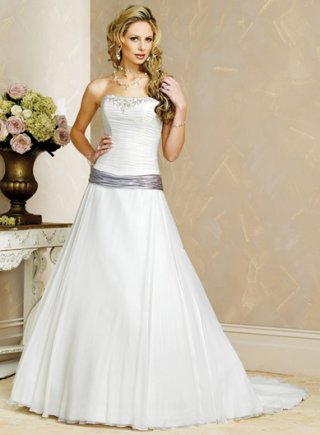 A-line Strapless Dropped Waistline Chiffon Wedding Dresses (ms0150)